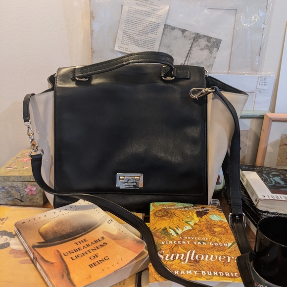 Black & Cream Extra Large Kate Spade Purse - Picture 5 of 6